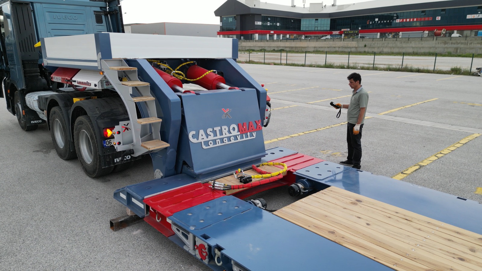 Worldwide freight services